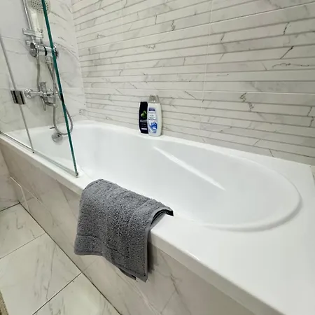 New White And Cozy In Centre, New Buiding Apartment *